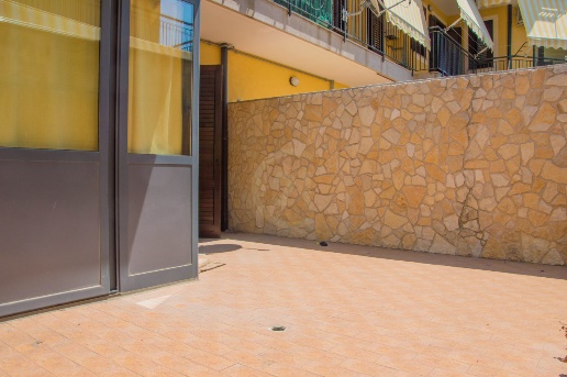 appartamento in vendita ad Aci Catena