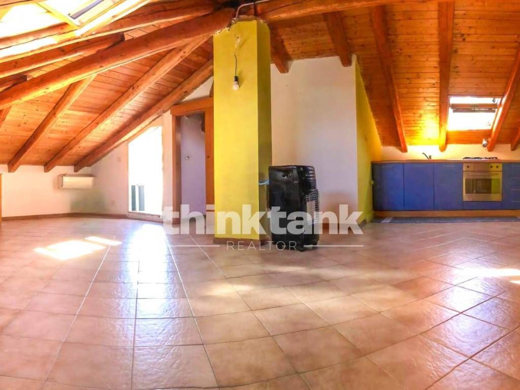 appartamento in vendita ad Aci Catena