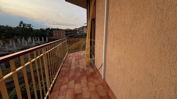 appartamento in vendita ad Aci Catena