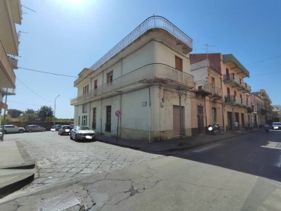 intera palazzina in vendita ad Aci Catena