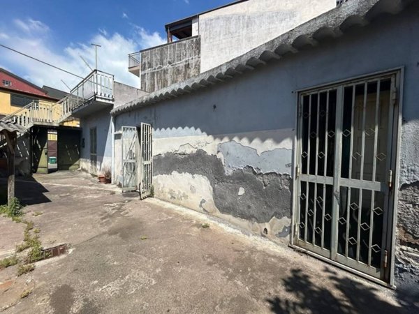 appartamento in vendita ad Aci Catena