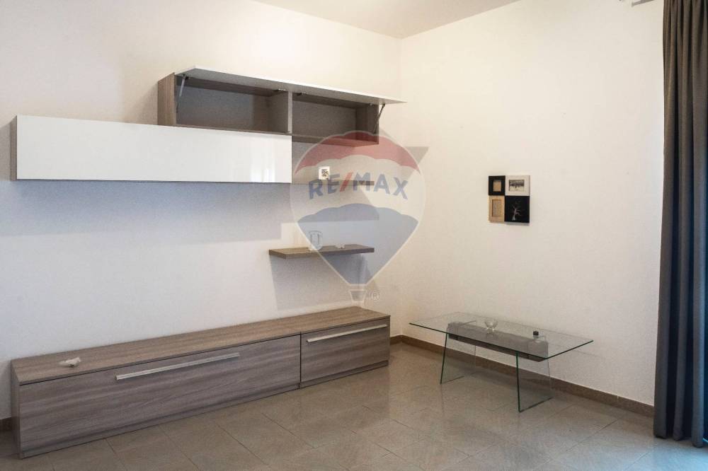 appartamento in vendita ad Aci Catena in zona Aci San Filippo