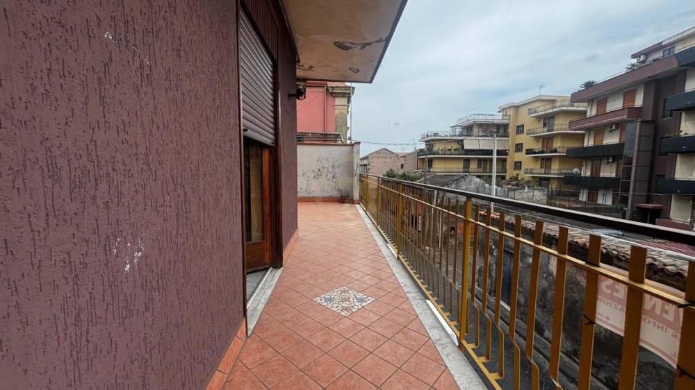 appartamento in vendita ad Aci Catena