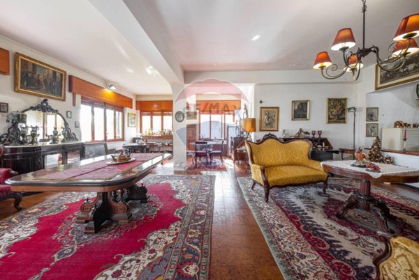 casa indipendente in vendita ad Aci Catena