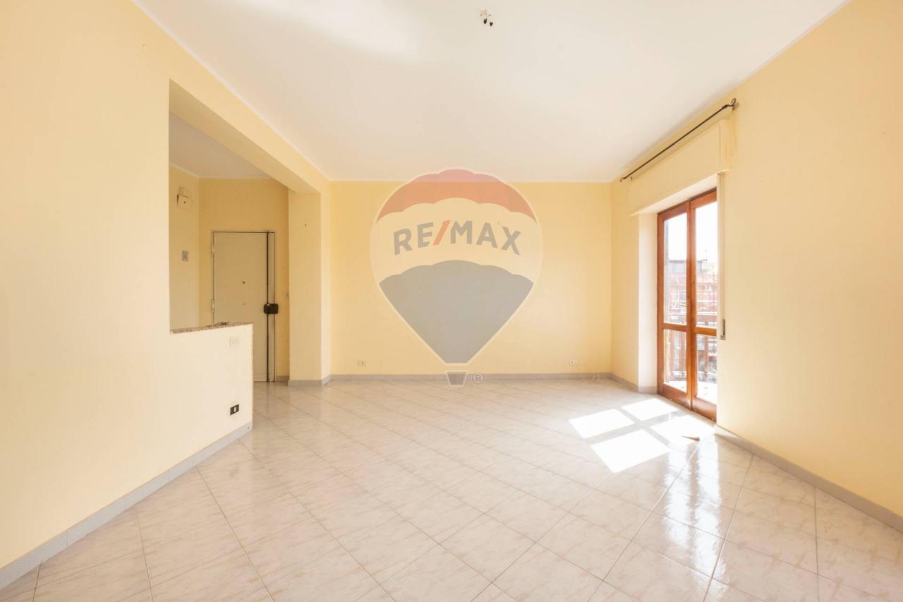 appartamento in vendita ad Aci Catena