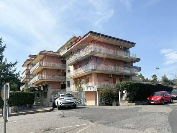appartamento in vendita ad Aci Catena