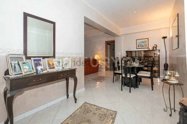 appartamento in vendita ad Aci Catena in zona Aci San Filippo