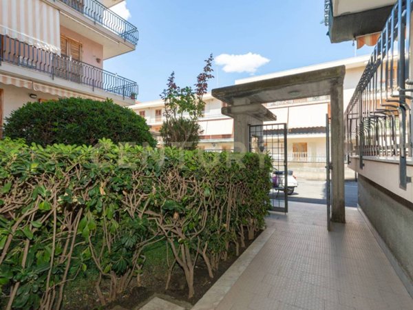 appartamento in vendita ad Aci Catena in zona Aci San Filippo