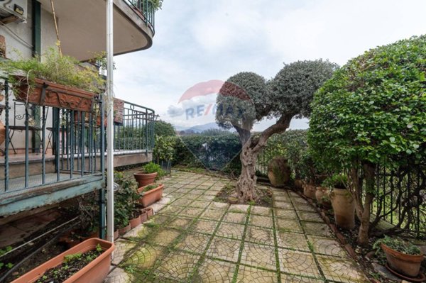 appartamento in vendita ad Aci Catena