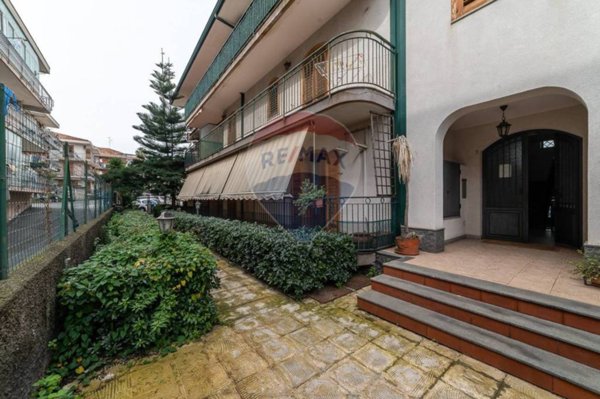 appartamento in vendita ad Aci Catena