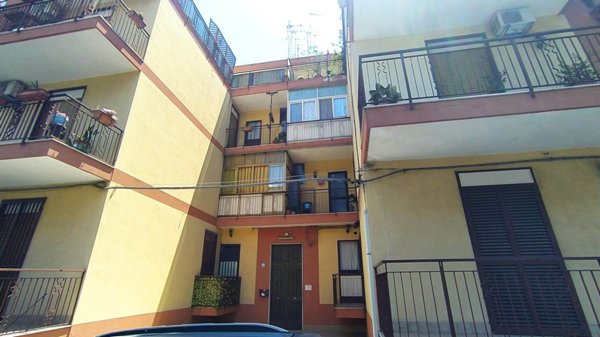 appartamento in vendita ad Aci Catena