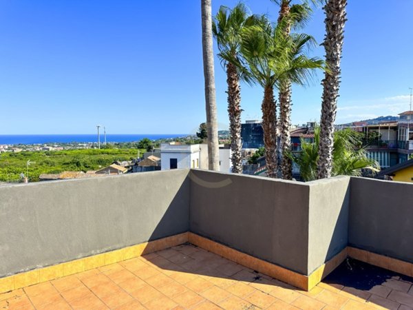 casa indipendente in vendita ad Aci Catena