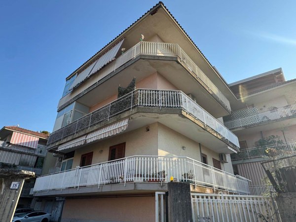 appartamento in vendita ad Aci Catena in zona San Nicolò
