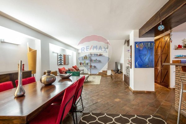 villa in vendita ad Aci Catena in zona Vampolieri