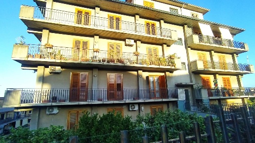 appartamento in vendita ad Aci Catena