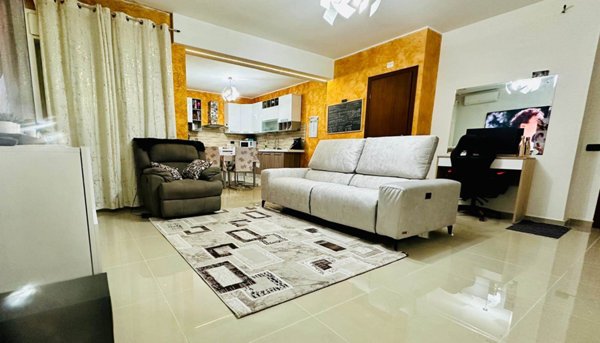 appartamento in vendita ad Aci Catena in zona Aci San Filippo