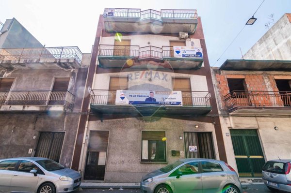 casa indipendente in vendita ad Aci Catena