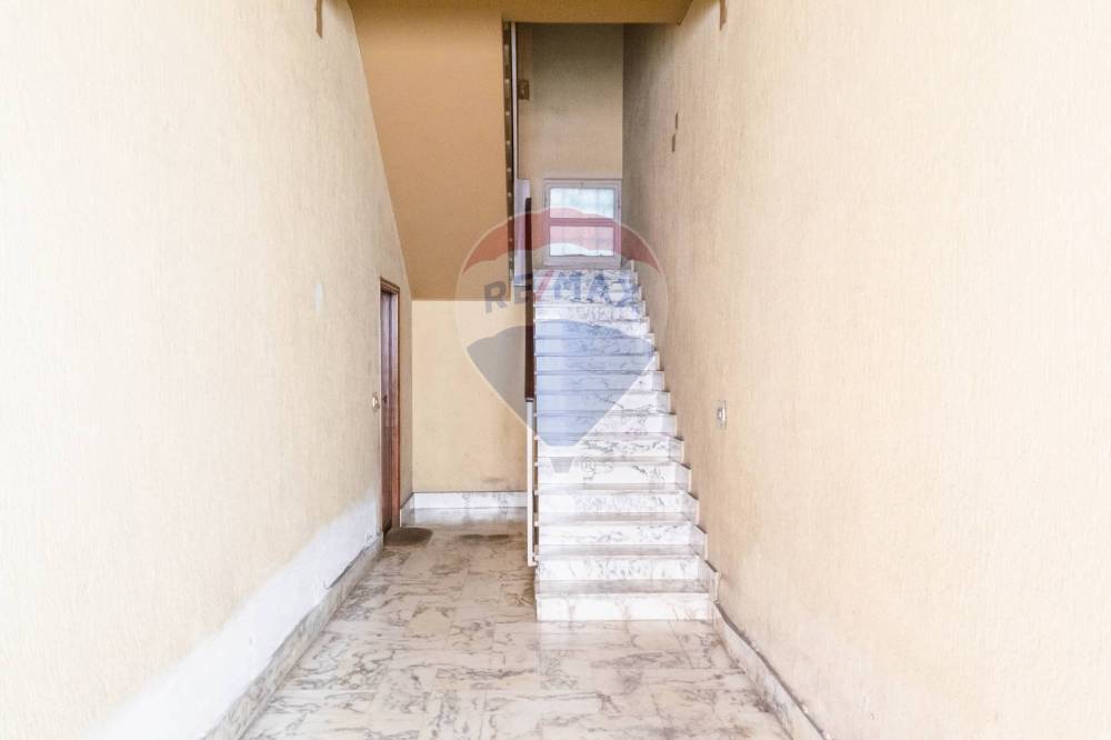 casa indipendente in vendita ad Aci Catena