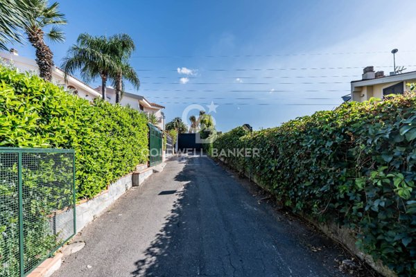 casa indipendente in vendita ad Aci Catena