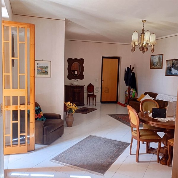 appartamento in vendita ad Aci Catena