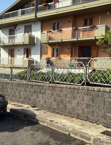 casa indipendente in vendita ad Aci Catena