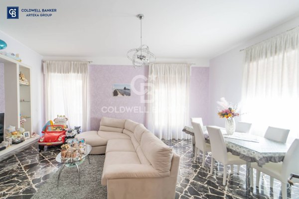 appartamento in vendita ad Aci Catena