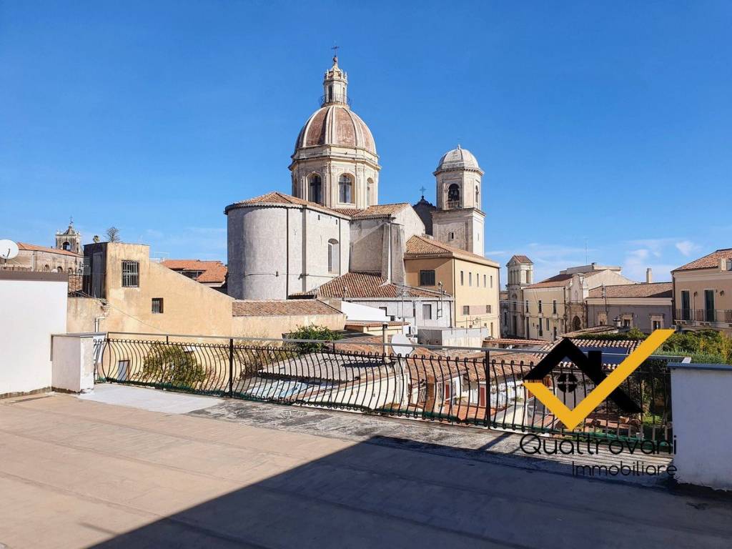 appartamento in vendita ad Aci Catena