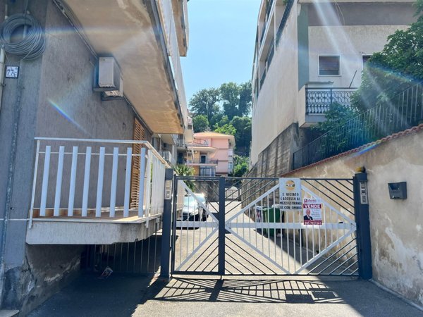 appartamento in vendita ad Aci Catena in zona Aci San Filippo