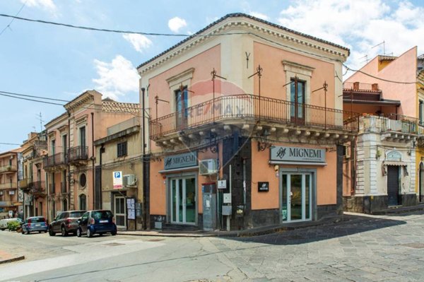 casa indipendente in vendita ad Aci Catena