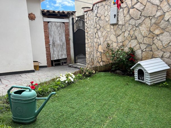 casa indipendente in vendita ad Aci Catena