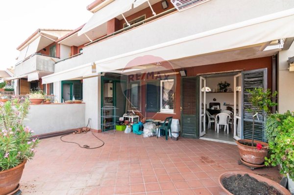 casa indipendente in vendita ad Aci Catena