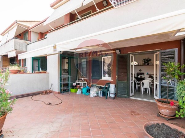 casa indipendente in vendita ad Aci Catena