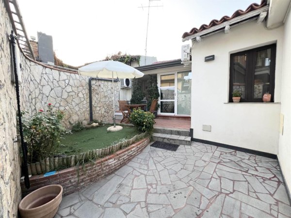 casa indipendente in vendita ad Aci Catena