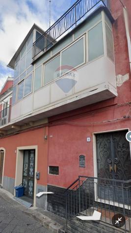 casa indipendente in vendita ad Aci Catena