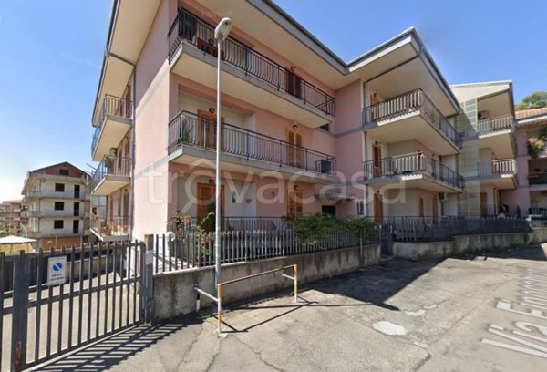 appartamento in vendita ad Aci Catena