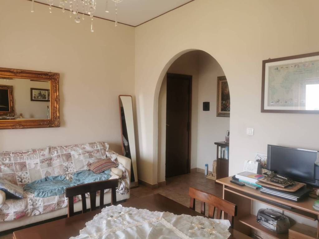 appartamento in vendita ad Aci Catena in zona Aci San Filippo