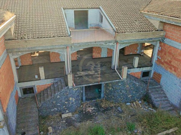casa indipendente in vendita ad Aci Catena