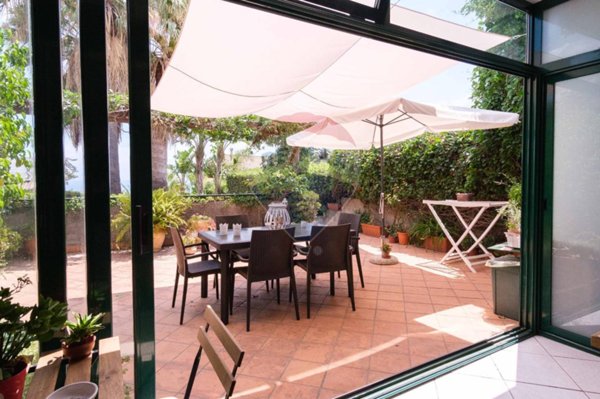casa indipendente in vendita ad Aci Catena