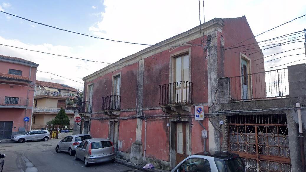 casa indipendente in vendita ad Aci Catena