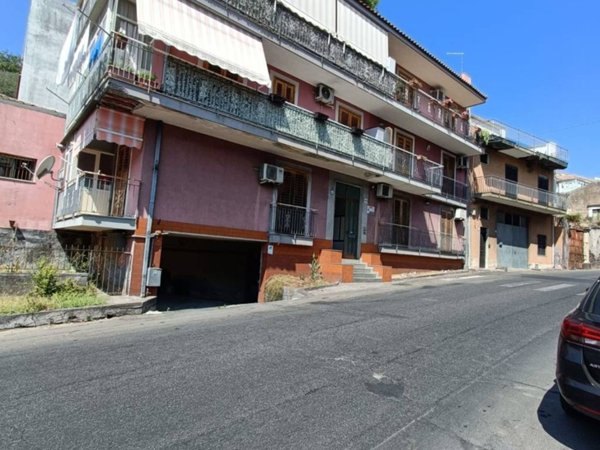 appartamento in vendita ad Aci Catena