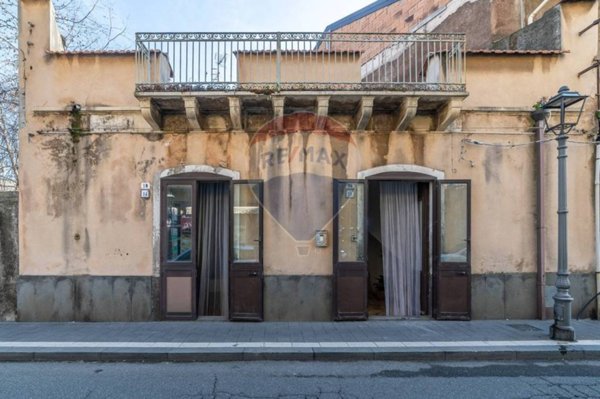 appartamento in vendita ad Aci Catena in zona Aci San Filippo