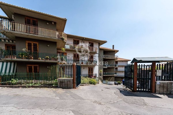 appartamento in vendita ad Aci Catena