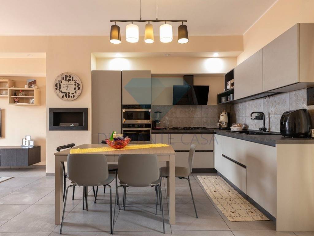 casa indipendente in vendita ad Aci Catena
