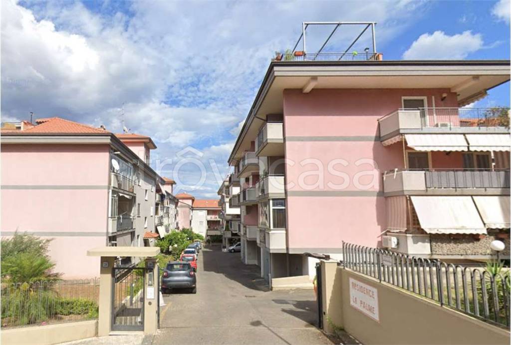 appartamento in vendita ad Aci Catena