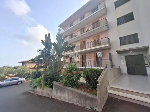 appartamento in vendita ad Aci Catena