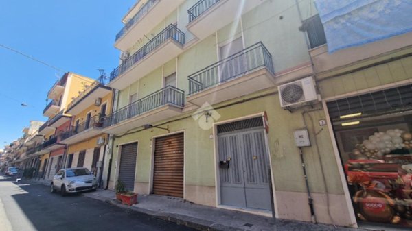appartamento in vendita ad Aci Catena