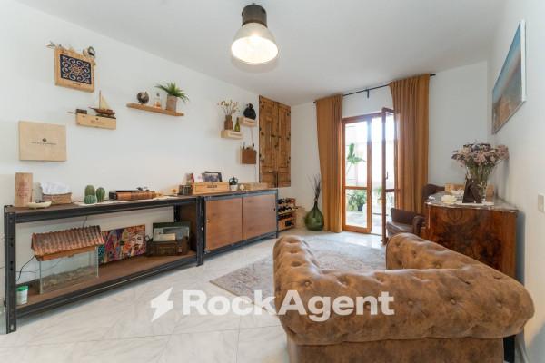 appartamento in vendita ad Aci Catena in zona Aci San Filippo