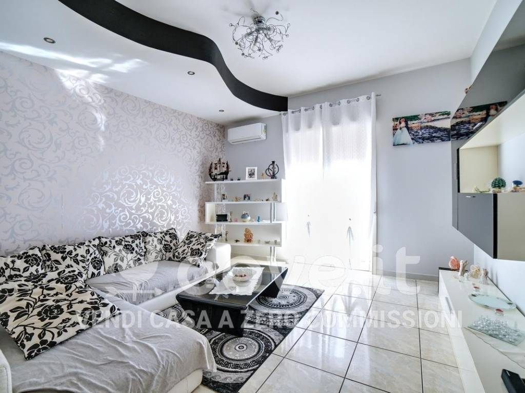 appartamento in vendita ad Aci Catena