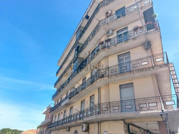 appartamento in vendita ad Aci Catena
