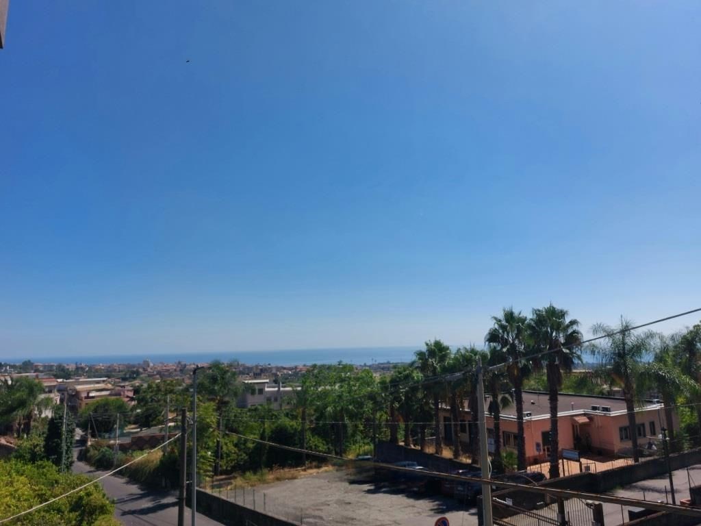 appartamento in vendita ad Aci Catena